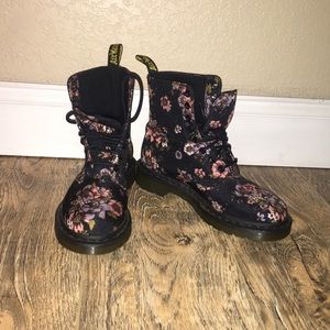 🚫SOLD🚫 Dr Martens floral